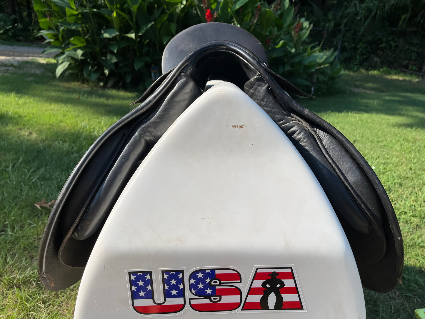 County Close Contact Saddle