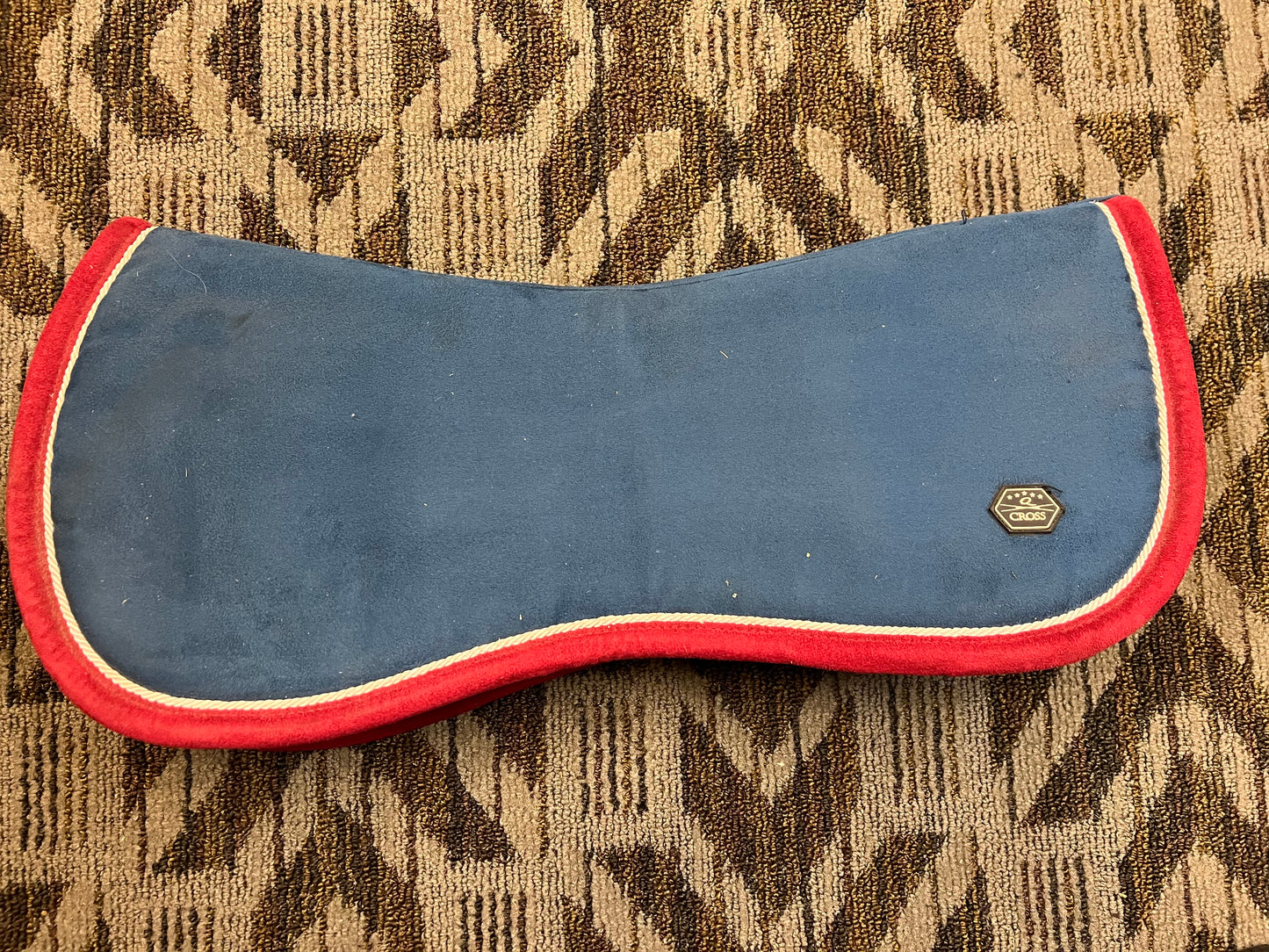 Q Cross Half Pad