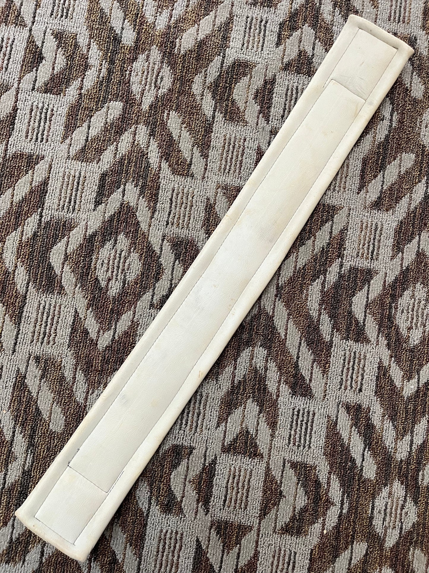 Red & White Neoprene Cinch - 34”