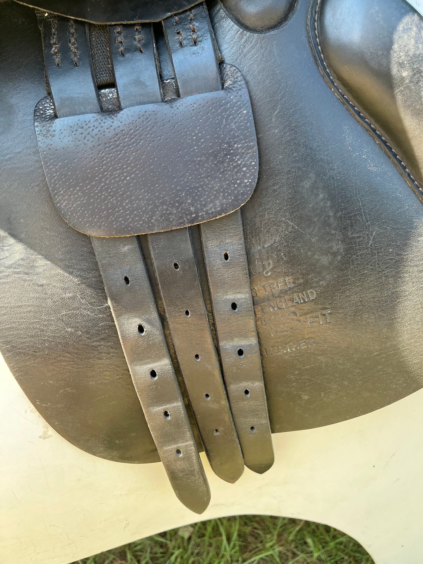 County Close Contact Saddle