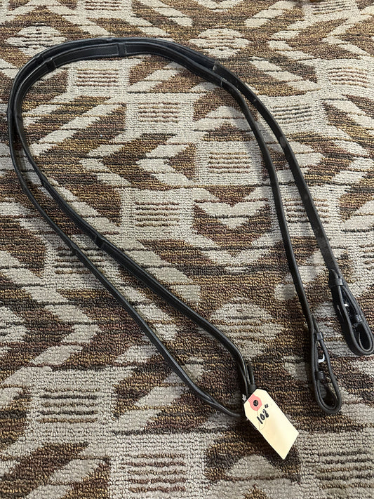 Red Barn Black Lined Reins w/ Hand Notches