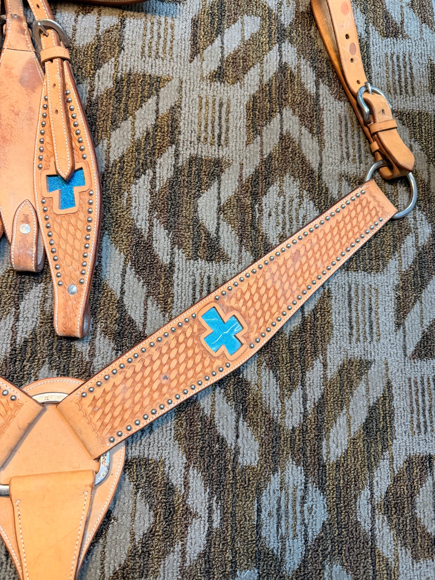 Light Oil Cross Tack Set