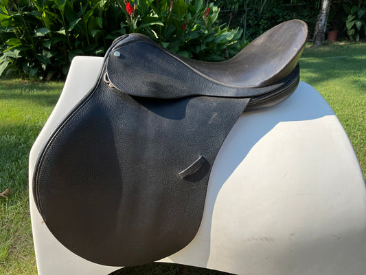County Close Contact Saddle