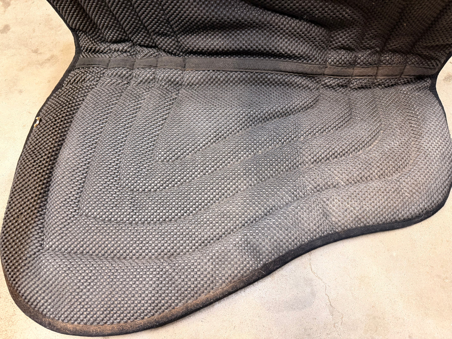 Tacky Too Round Skirt Pad