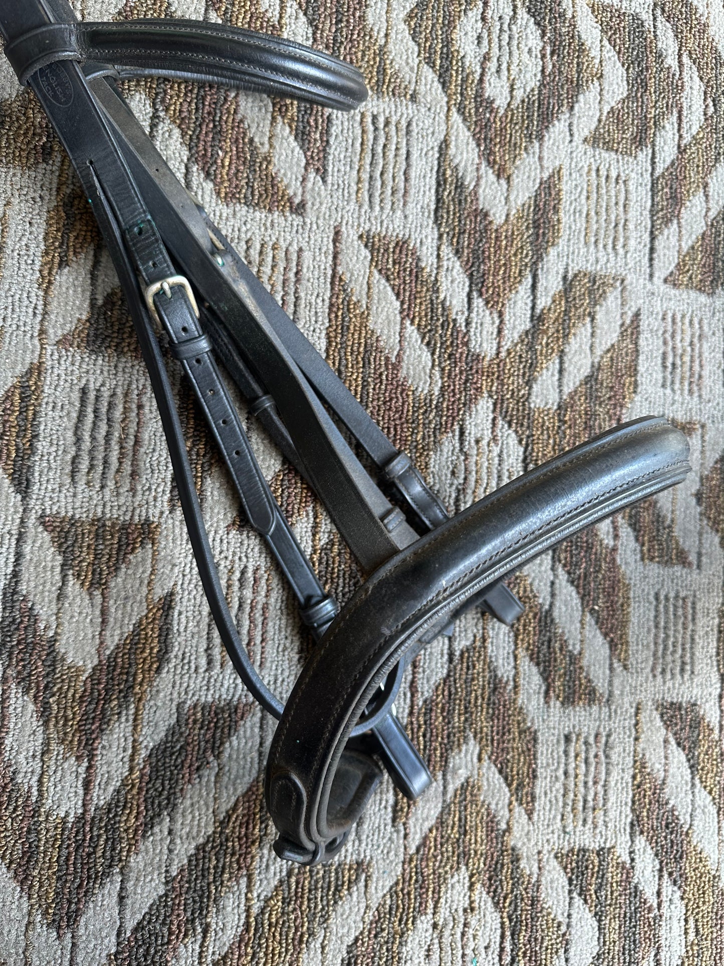 Black Padded Bobby’s English Tack Dressage Bridle