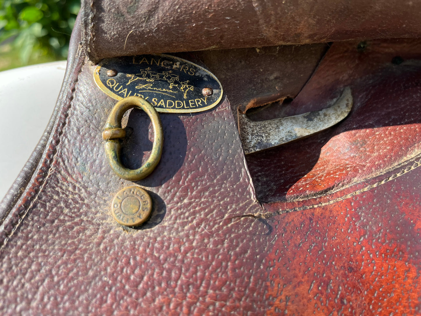 Lancers Close Contact Saddle
