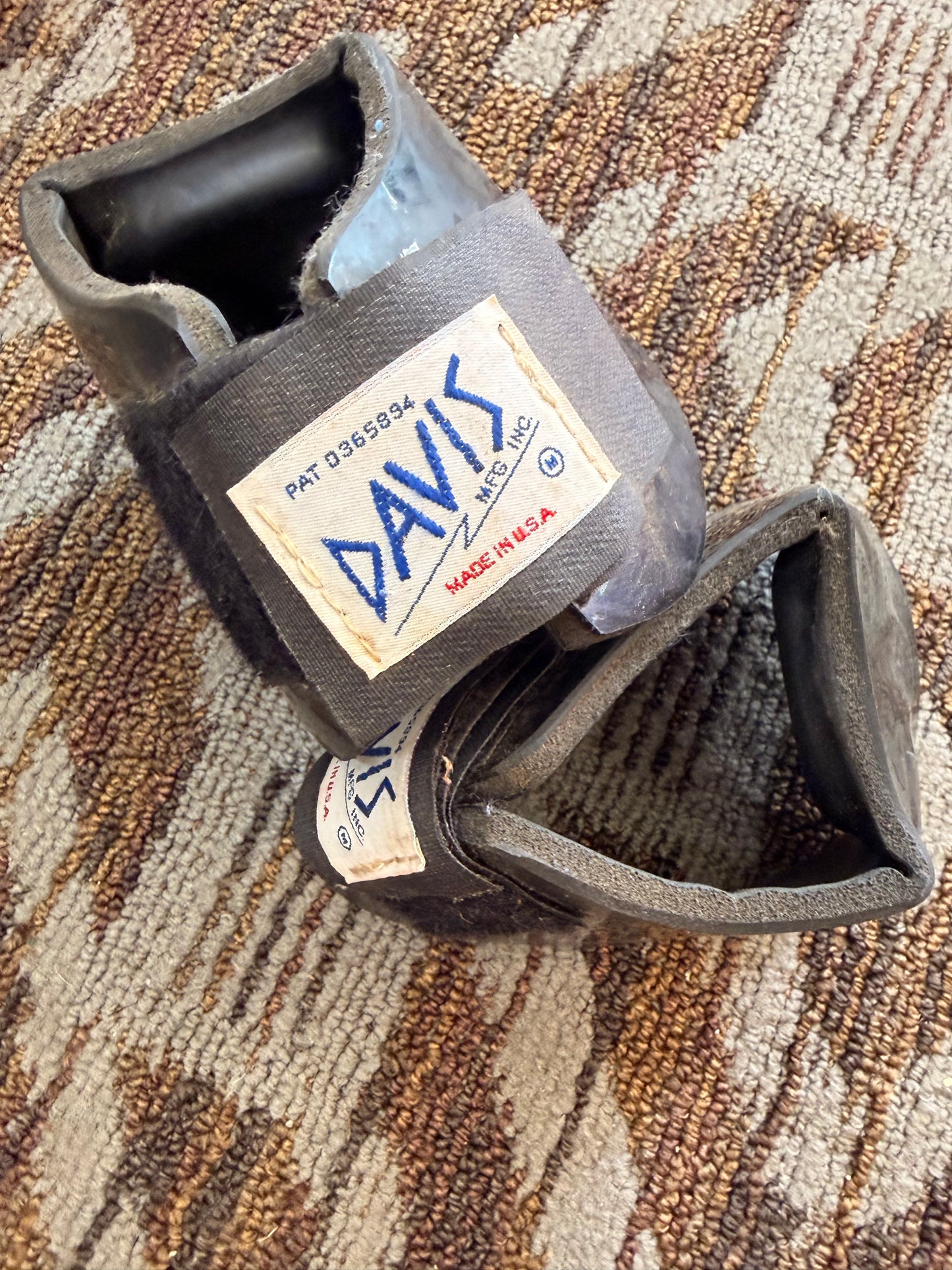 Davis Medium No Turn Bell Boots