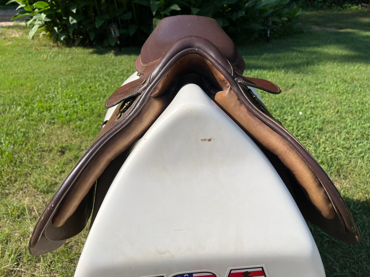 Lancers Close Contact Saddle