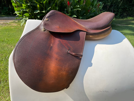 Lancers Close Contact Saddle