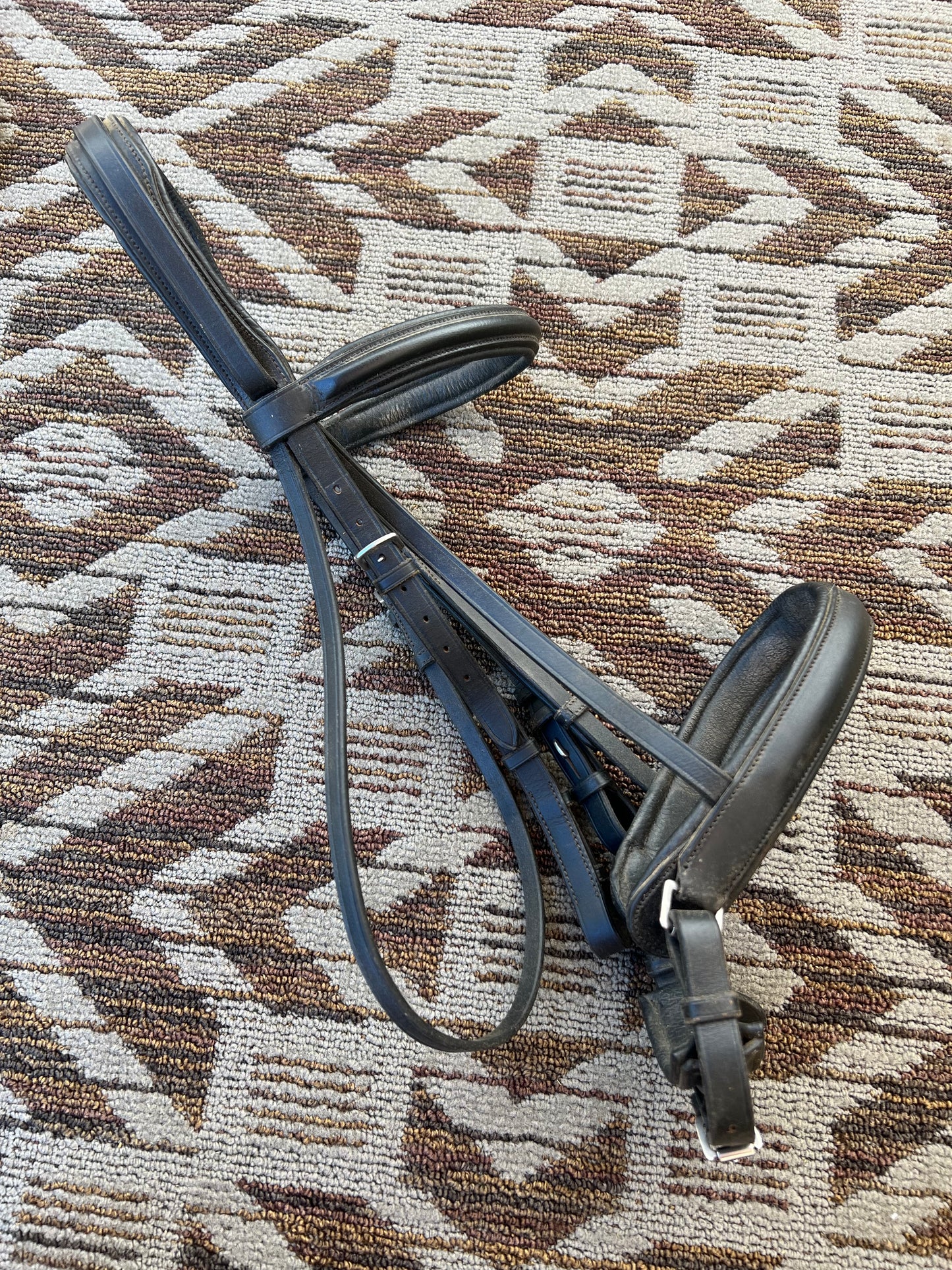 Black Padded Anatomical Bridle