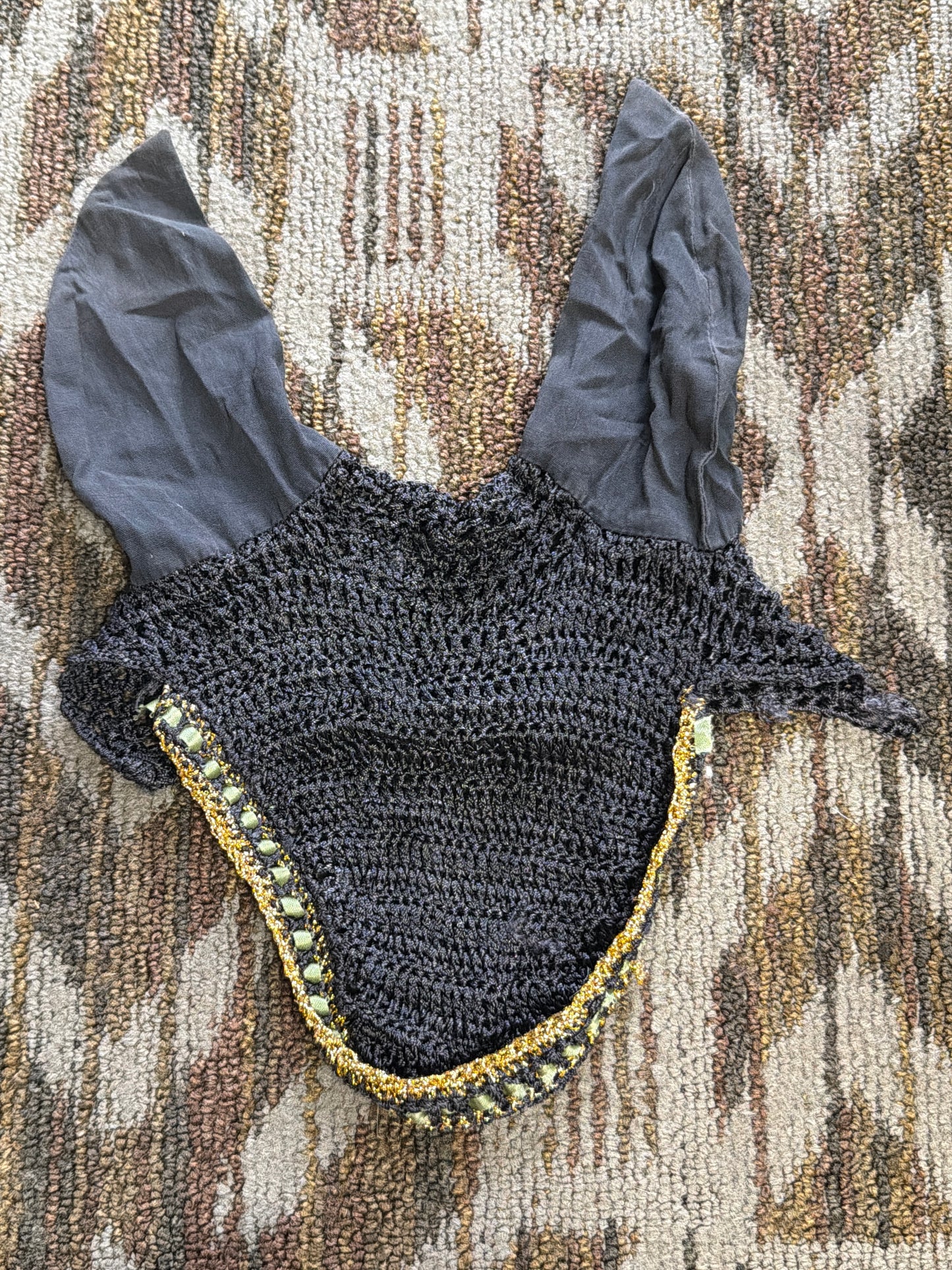 Black/Gold Bonnet