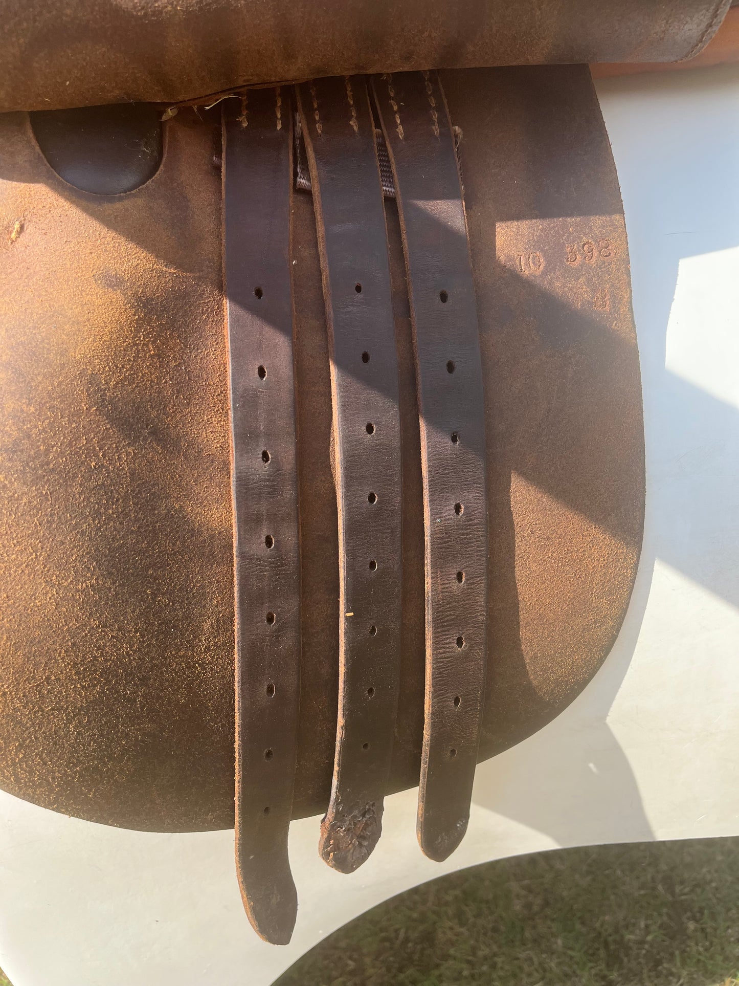 Crosby Close Contact Saddle