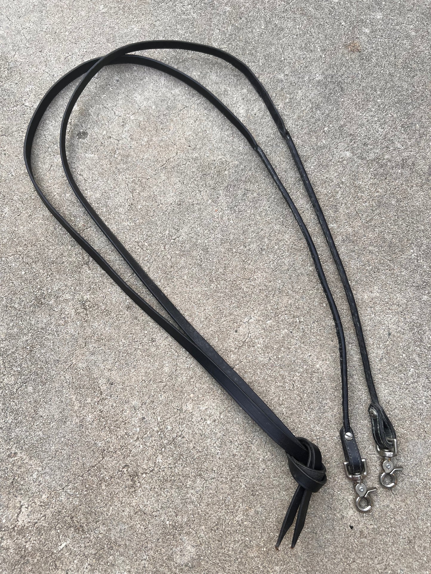 Rolled Black Leather Split Reins