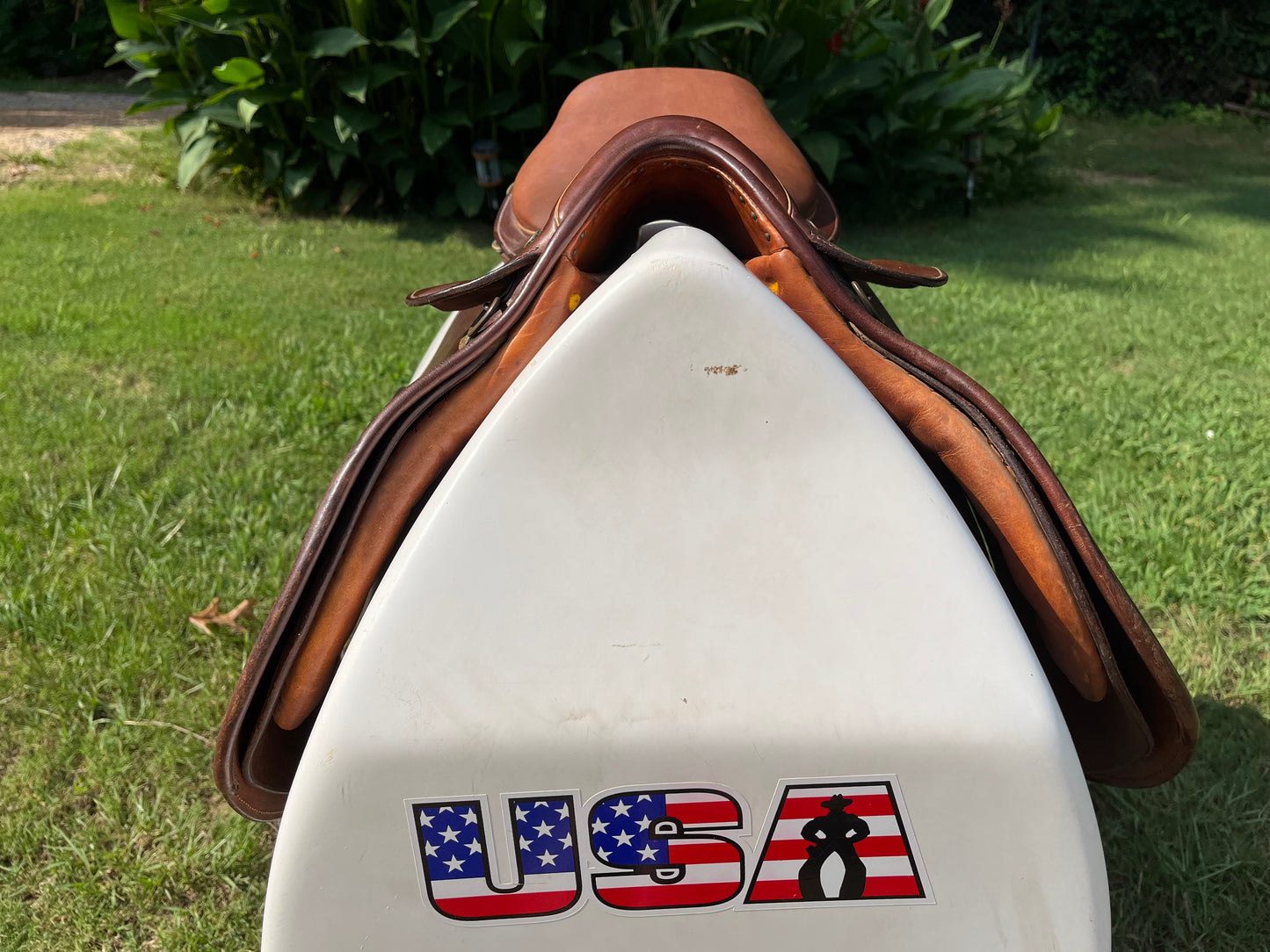 Crosby Close Contact Saddle