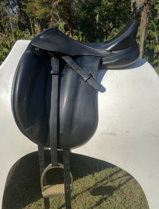 Hermes Corlandus Dressage Saddle