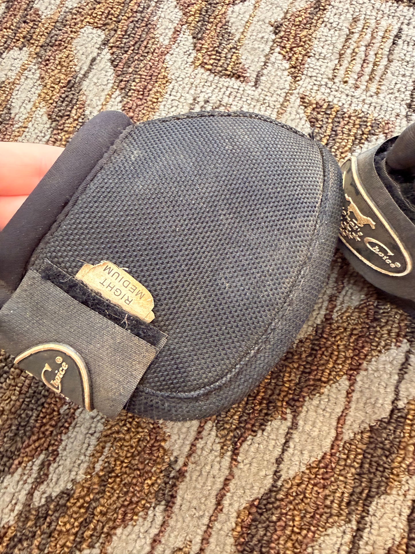 Professionals Choice Medium No Turn Bell Boots