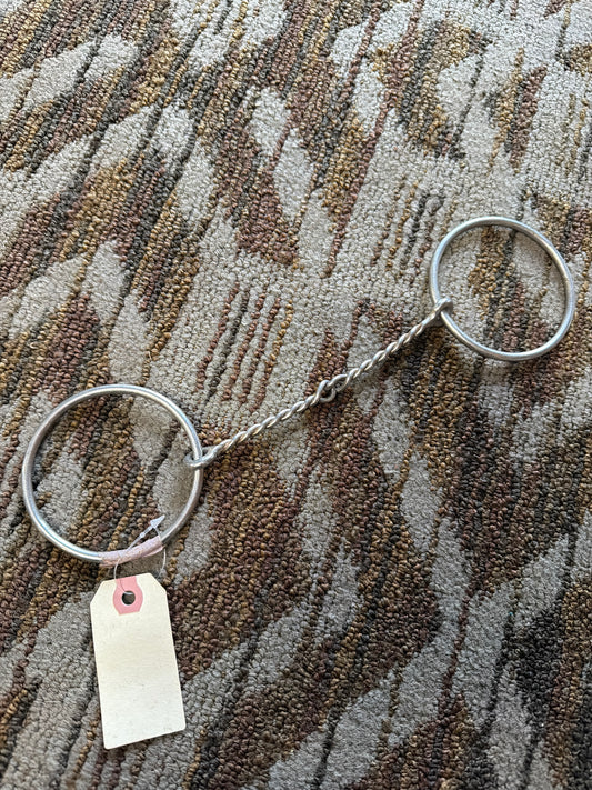 Twisted Loose Ring - 5.5”
