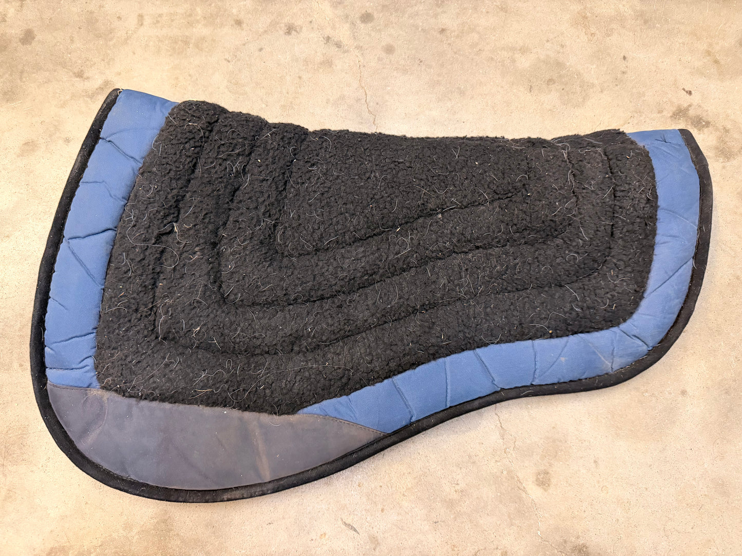 Tacky Too Round Skirt Pad