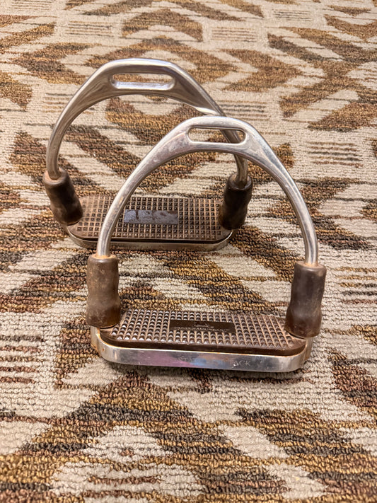 State Line Tack Jointed Flex Stirrups
