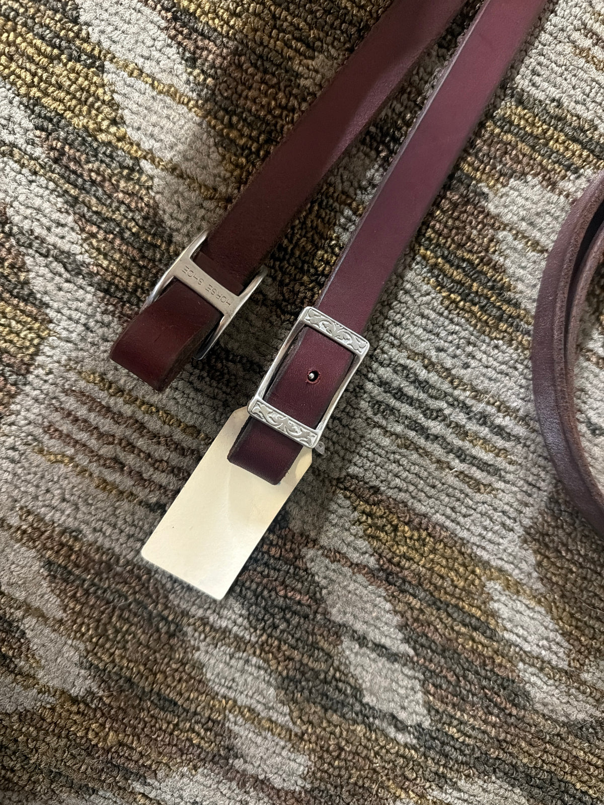 Extra Long Loop Reins w/ Horseshoe Hardware