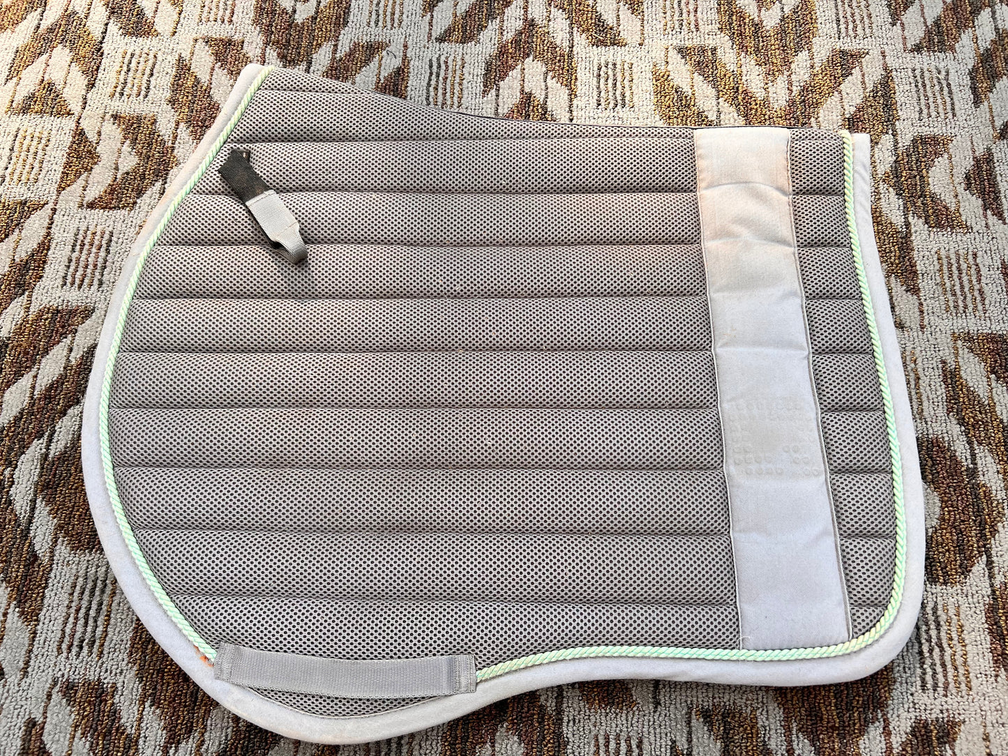 Trian Shaped Dressage Pad