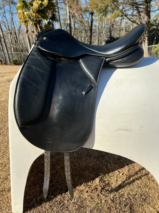 Collegiate Dressage Saddle