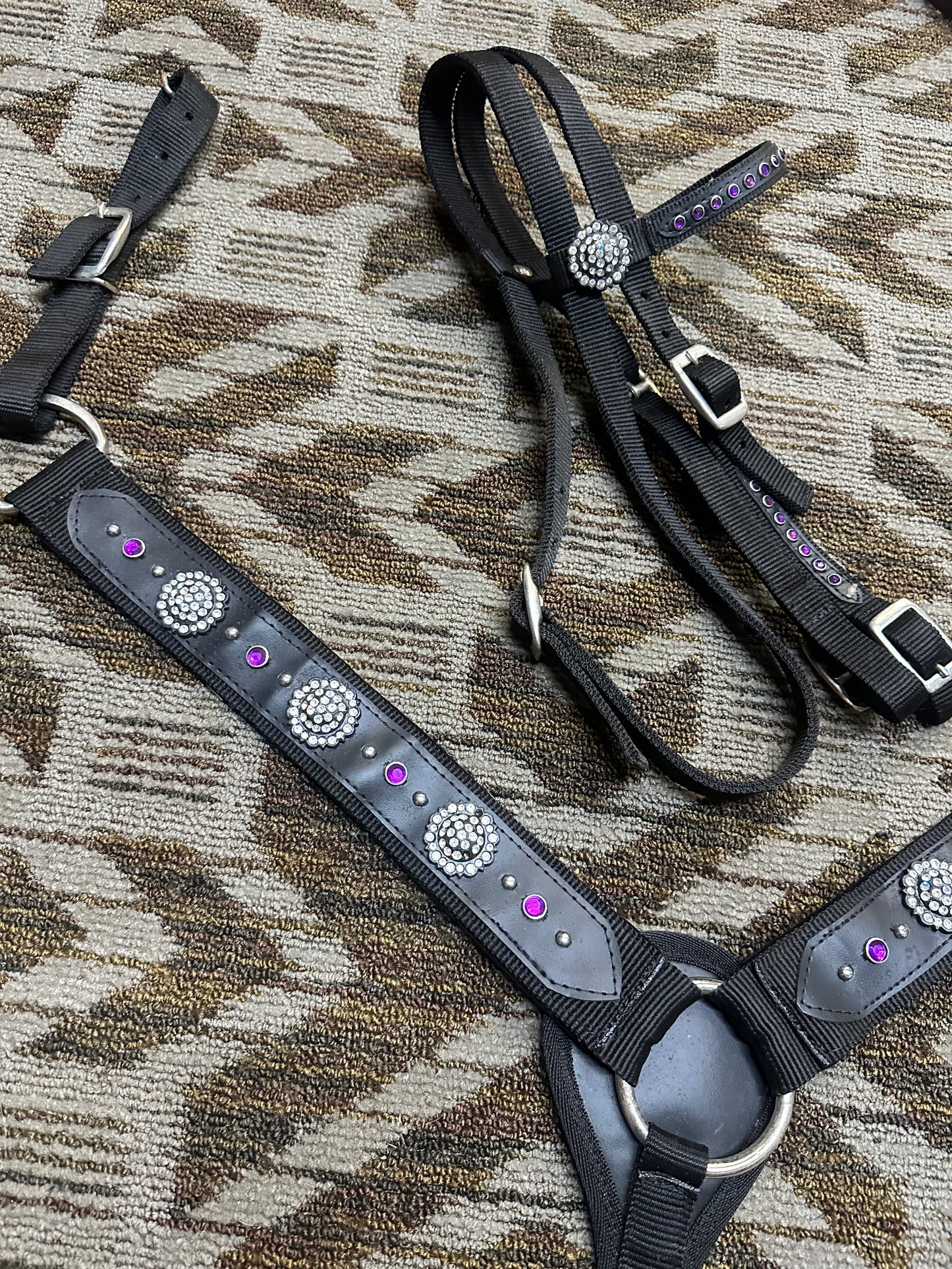 Blingy Nylon Tack Set