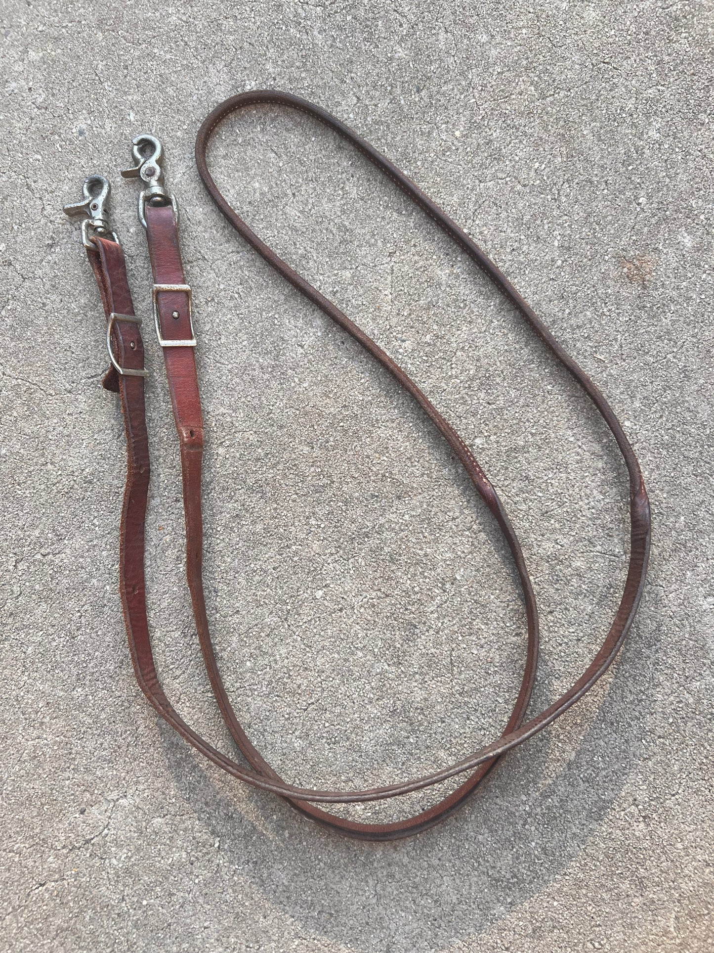 Rolled Leather Loop Reins