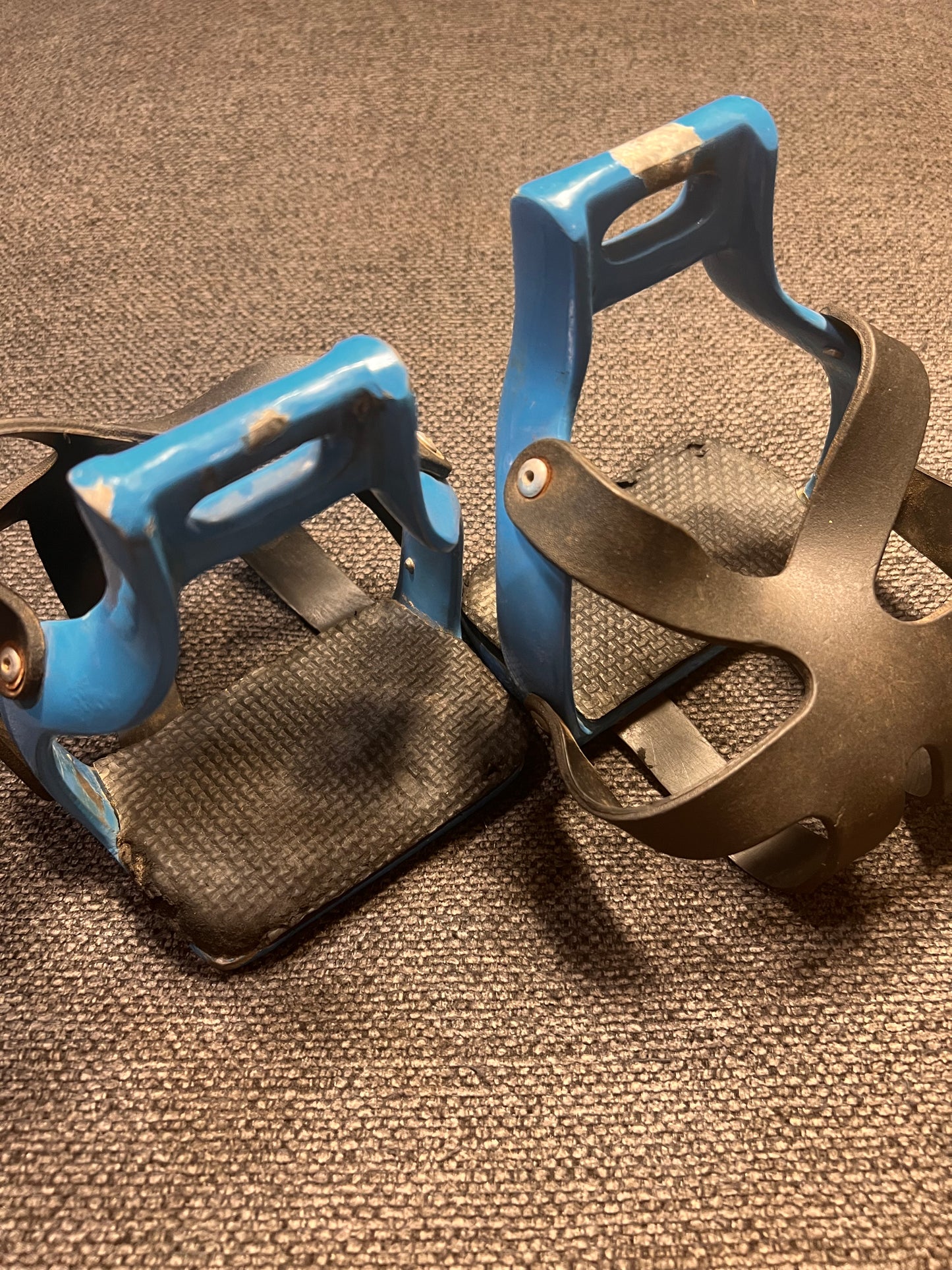 Metal Endurance Stirrups w/ Guard