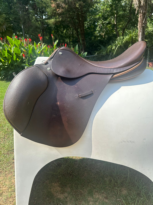 Ainsley Forward Flap Jump Saddle