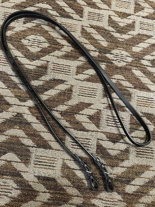 Black Flat Reins w/ Buckles