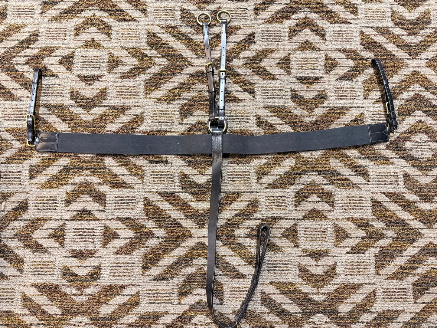 Pessoa Black Elastic Breastplate