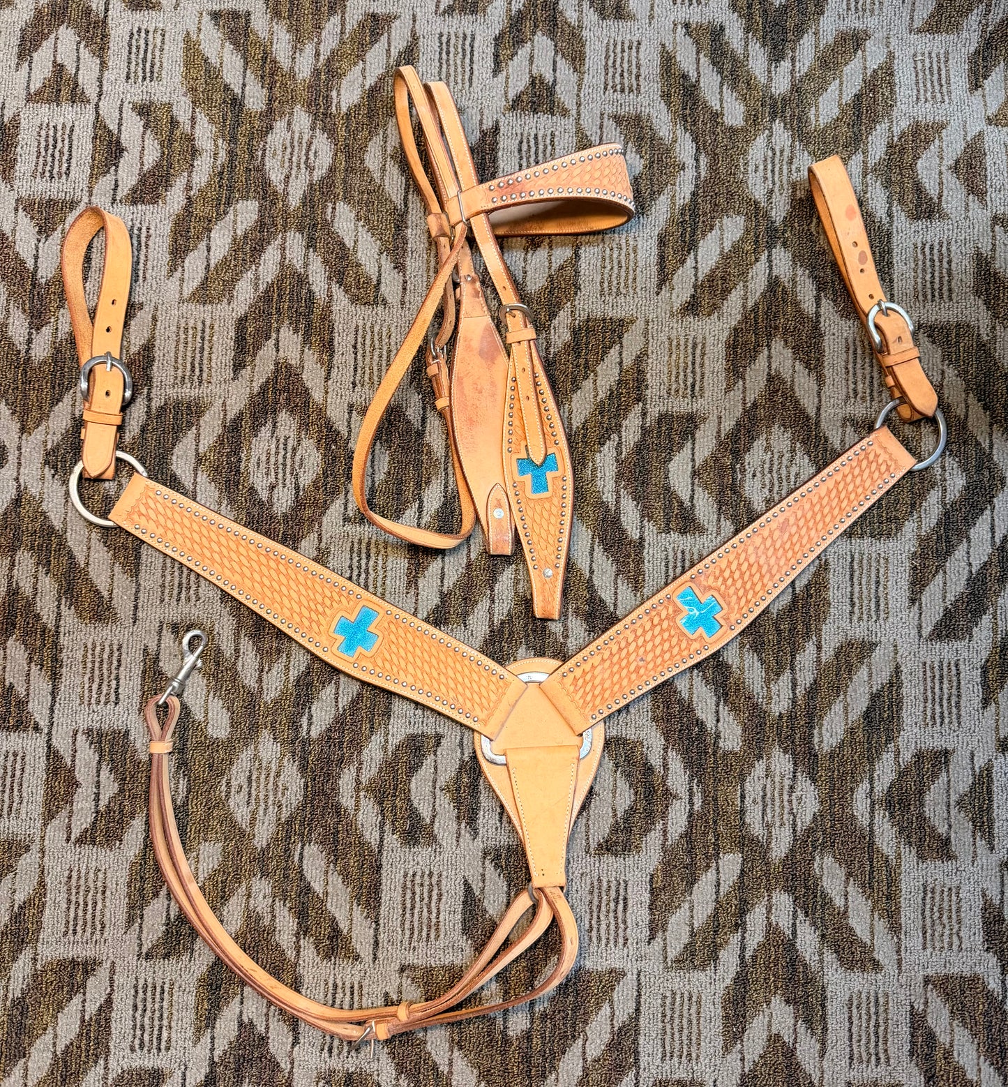 Light Oil Cross Tack Set