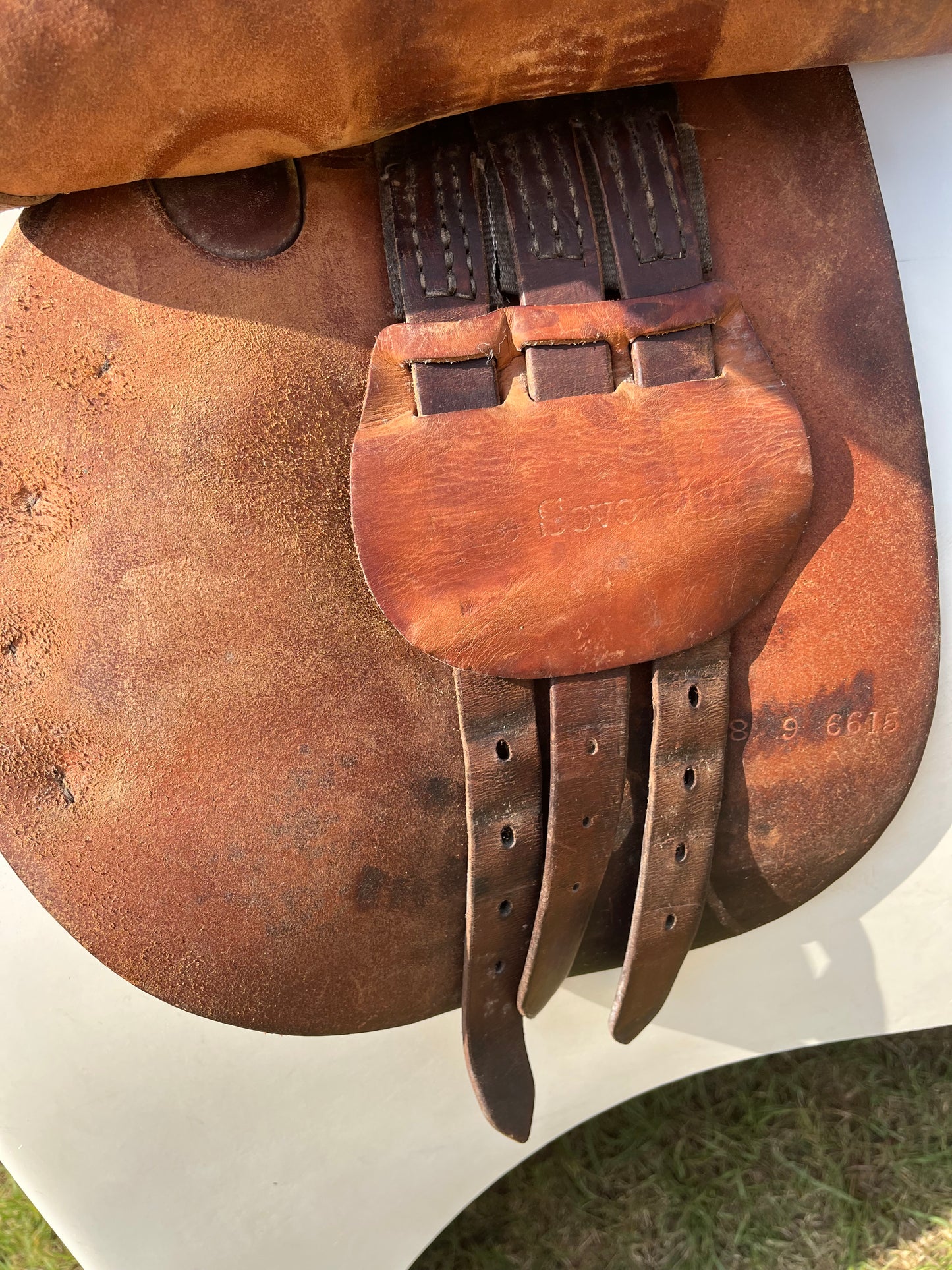 Crosby Close Contact Saddle