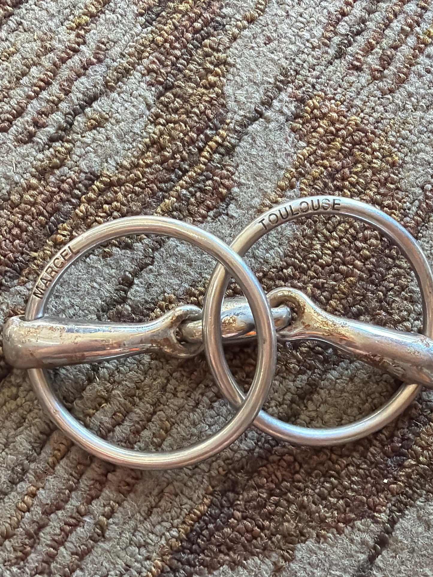 M Toulouse Loose Ring Lozenge - 5”