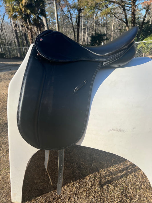 Courbette Charles De Kunffy Elite Dressage Saddle