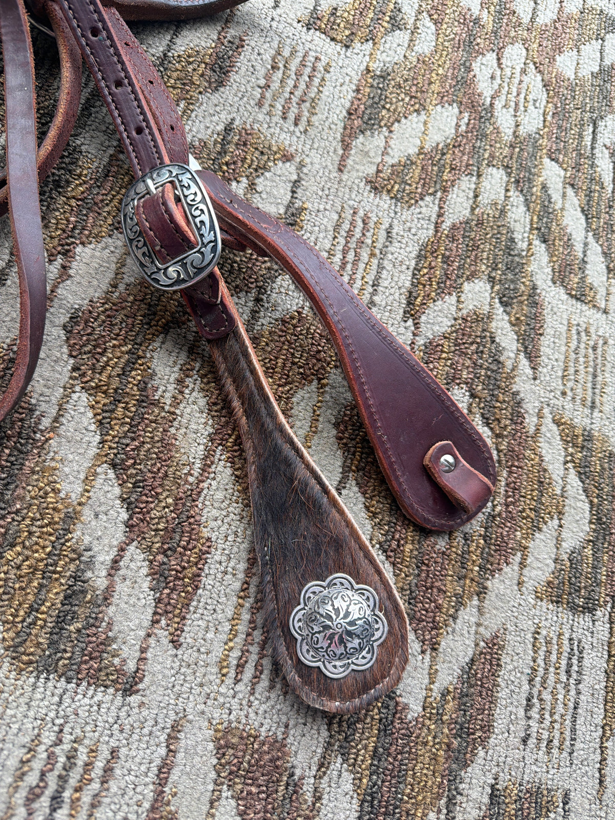 Weaver Hair On Headstall w/ Horseshoe Hardware and Studded V Browband