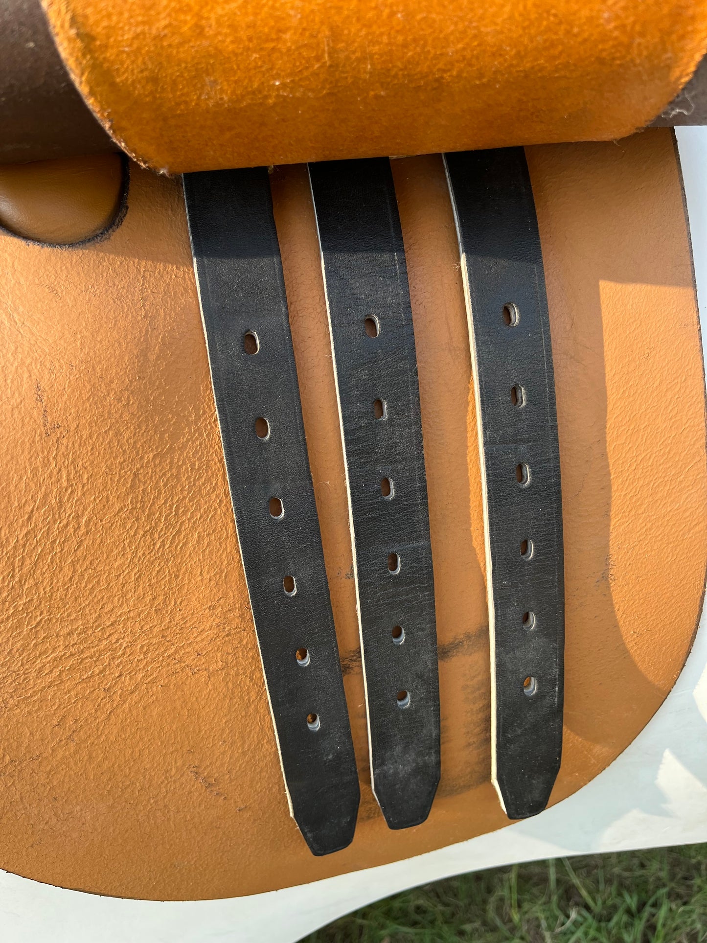 Courbette Close Contact Saddle