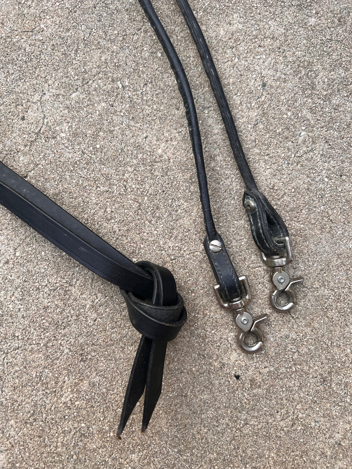 Rolled Black Leather Split Reins