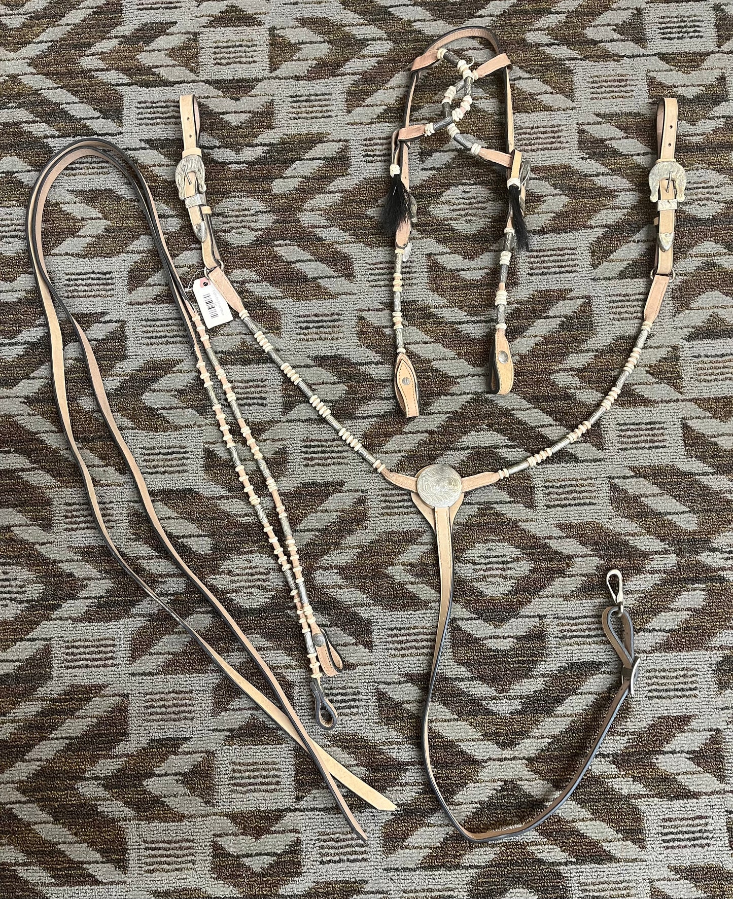 Light Oil Show Tack Set