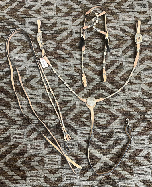 Light Oil Show Tack Set