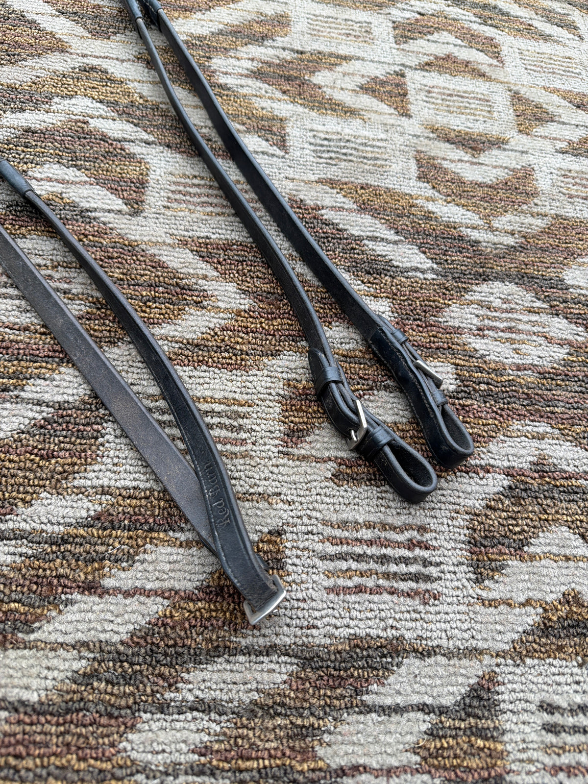 Red Barn Black Rubber Backed Notched Reins