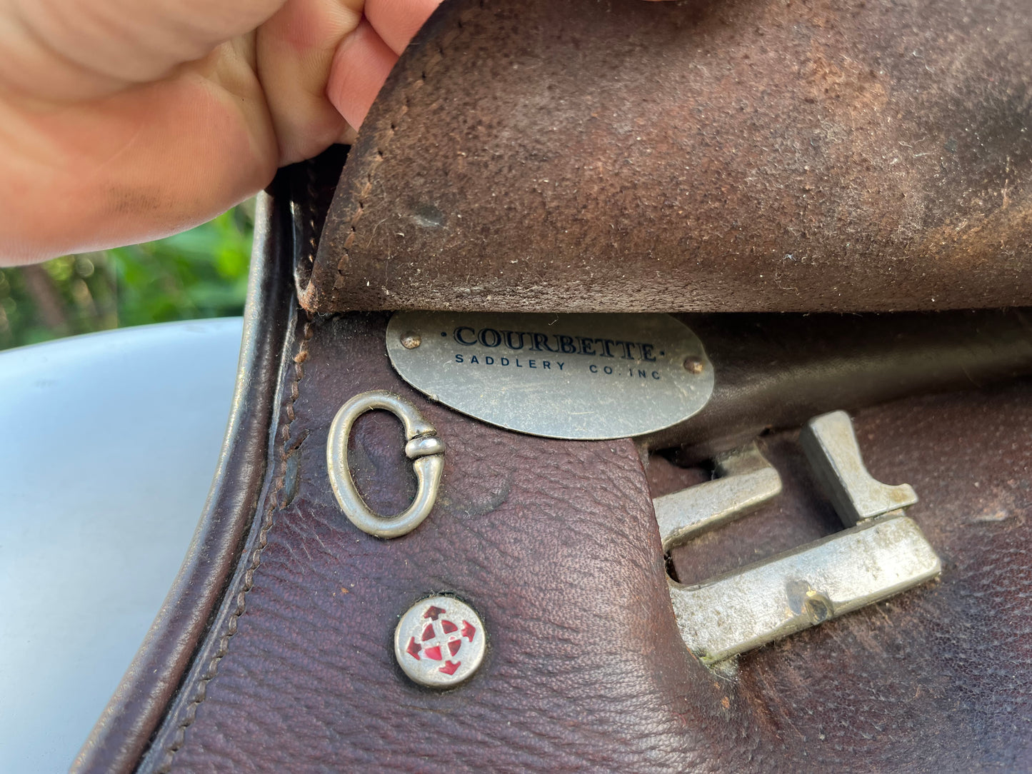 Courbette Derby Close Contact Saddle