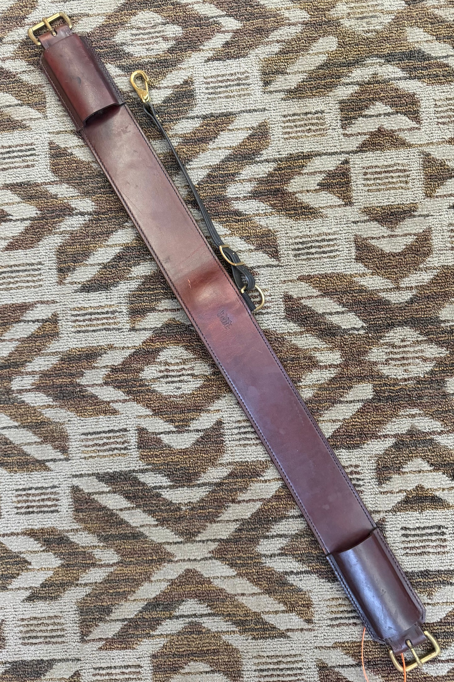 Tucker Leather Back Cinch