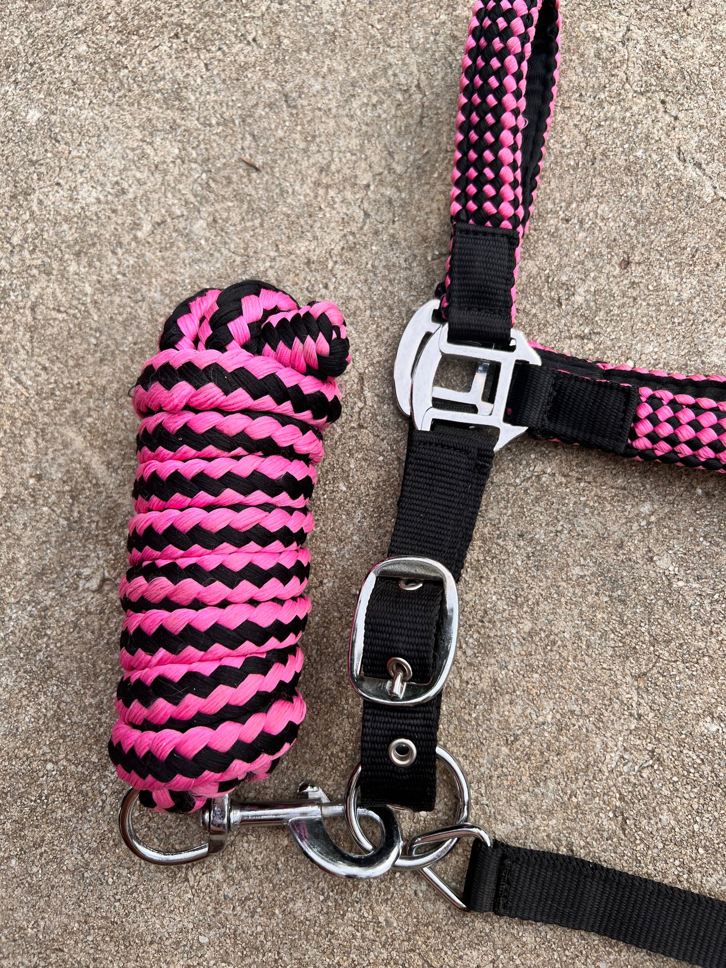 Horze Halter w/ Matching Lead - Standard