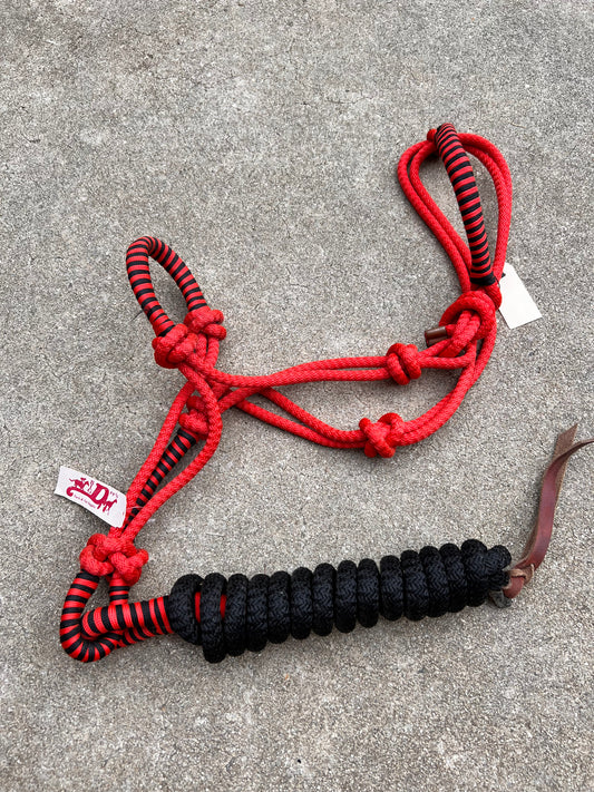 Big Dee’s Red Rope Halter w/ One Ear and Lead - Standard