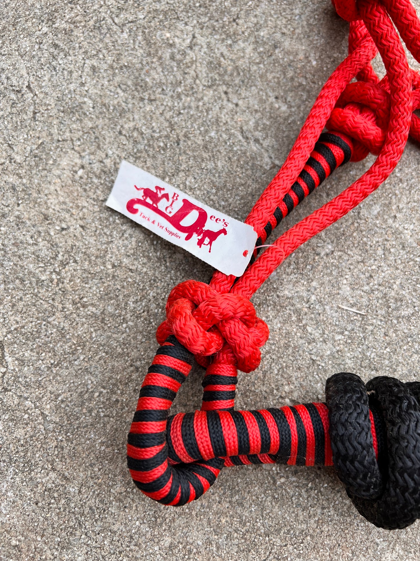 Big Dee’s Red Rope Halter w/ One Ear and Lead - Standard